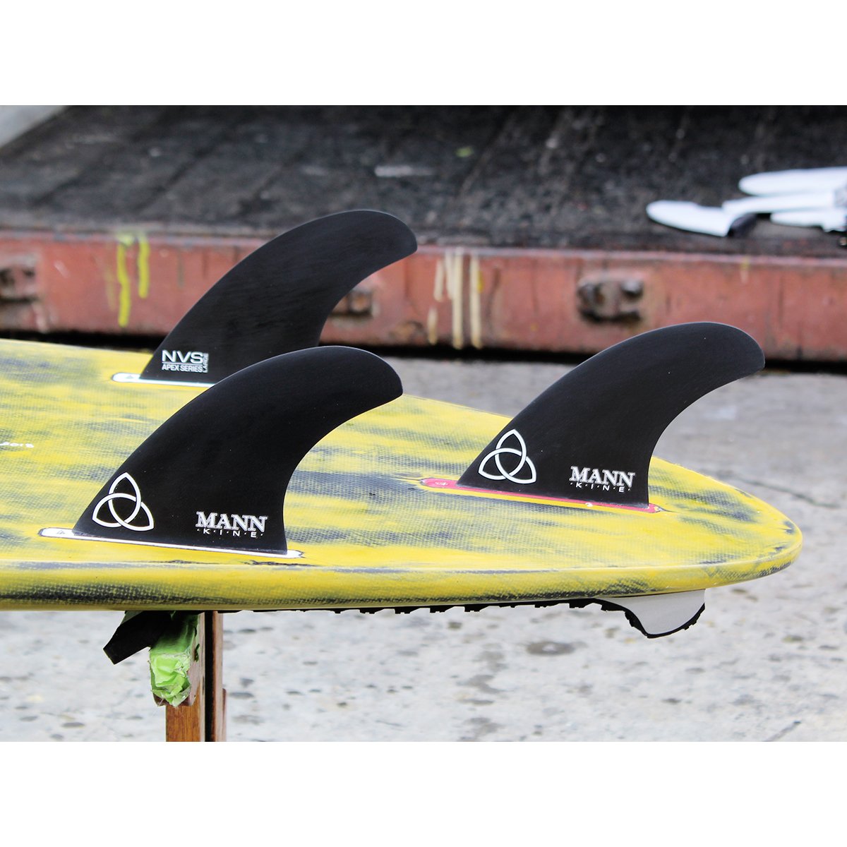 Mannkine Thruster (M, L) - Apex